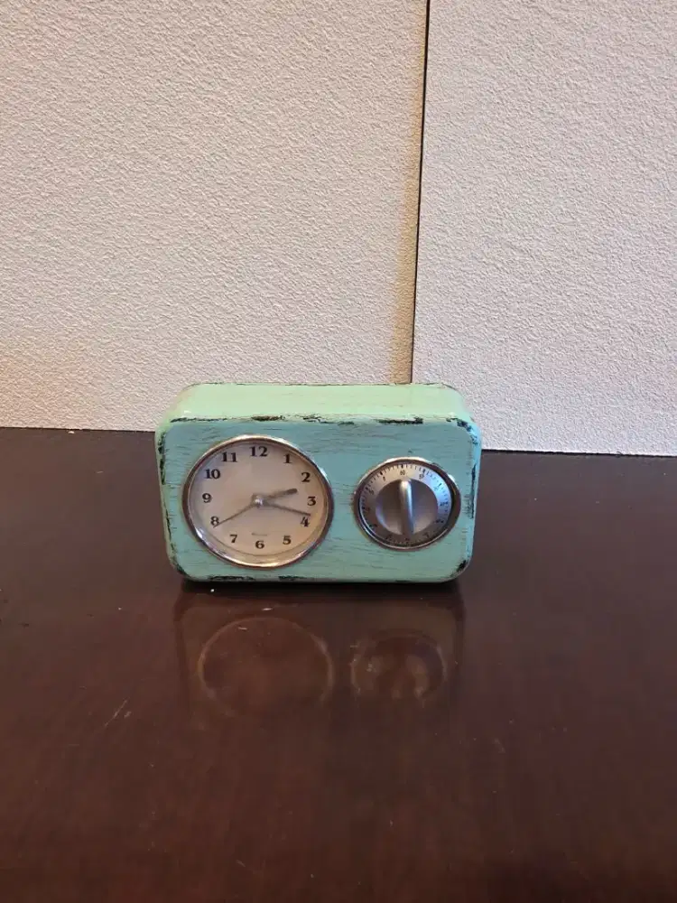 Jam Meja Vintage dengan Timer Mekanik – Warna Mint Retro