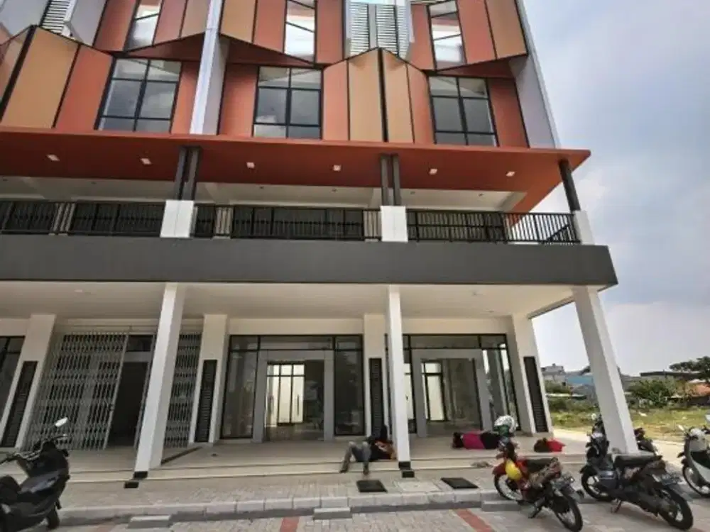 Ruko Gandeng Summarecon Crown, 10x16, Boulevard, Jalan Utama , Strategis, Brandnew