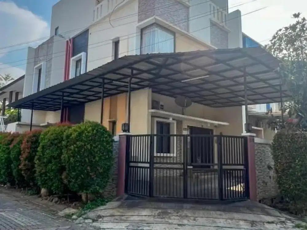 Metland 8x15, 2.5lantai, 4kamar Tidur, Hoek