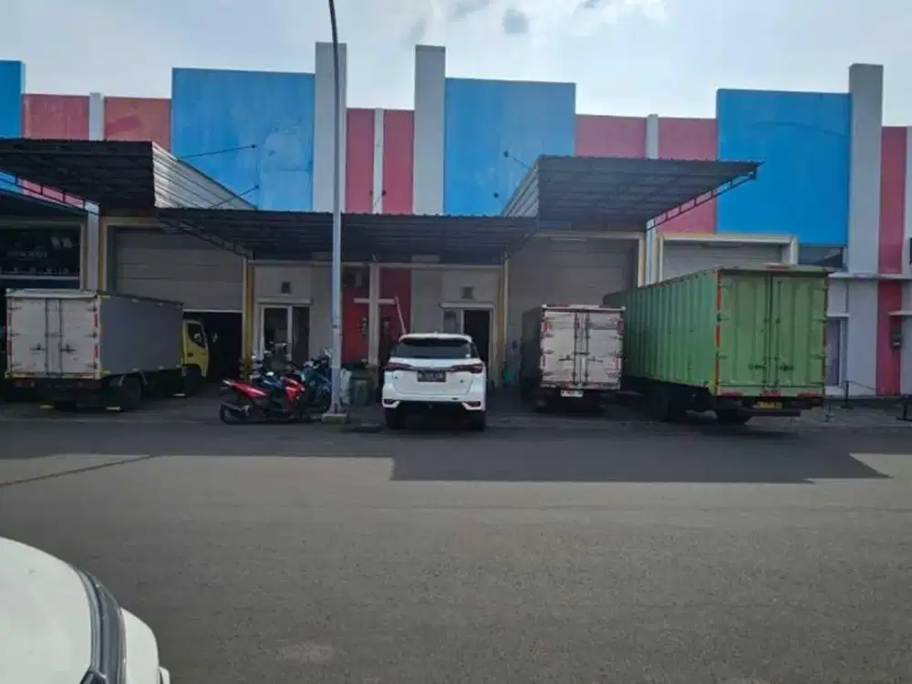 Gudang Bizpark Gandeng 18x36m, Ada Office Space, Siap Huni, Dekat Tol, Pelabuhan, Strategis
