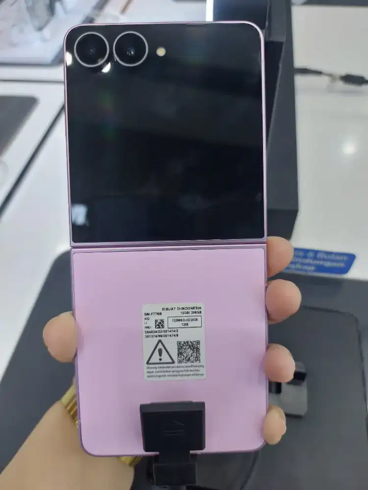 SAMSUNG GALAXY Z FLIP8