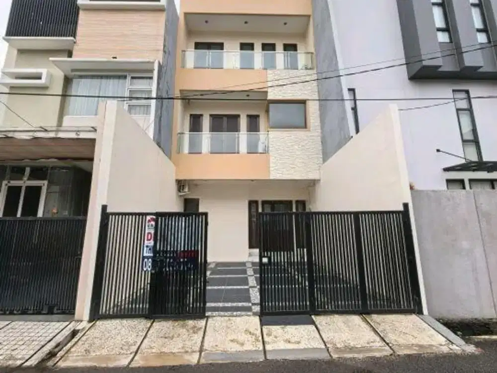 Rumah Baru Pandawa 4 Lantai, Semifurnish,Shm, Bagus, Nego