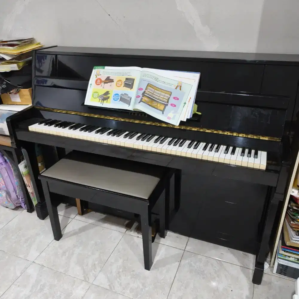 Piano yamaha upright. Cocok untuk pemula hingga intermediate