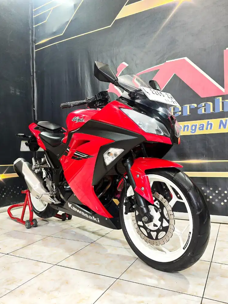 Kawasaki Ninja 250 FI TH 2017 Odo 10rb like a new