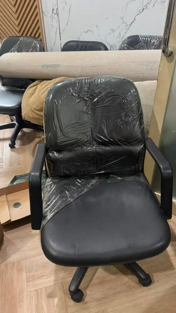 Kursi kantor bekas