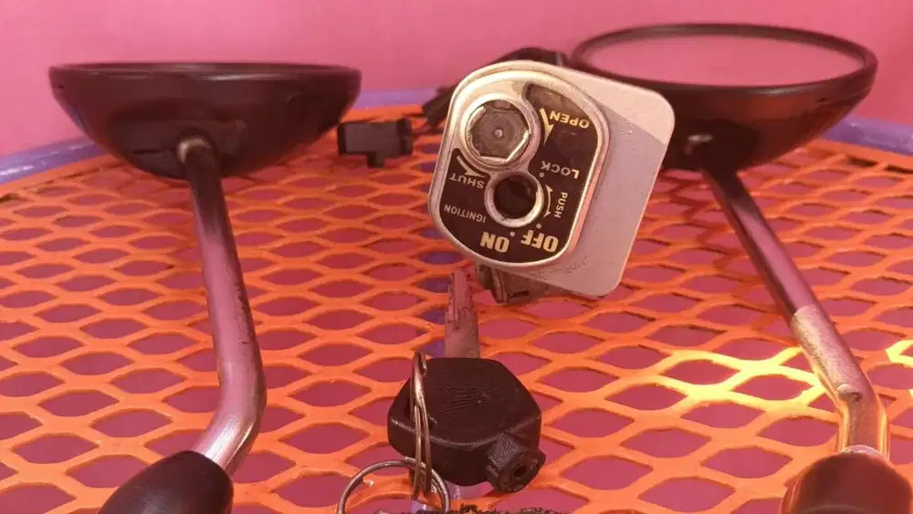 Kunci kontak original copotan scoopy karbu + spion