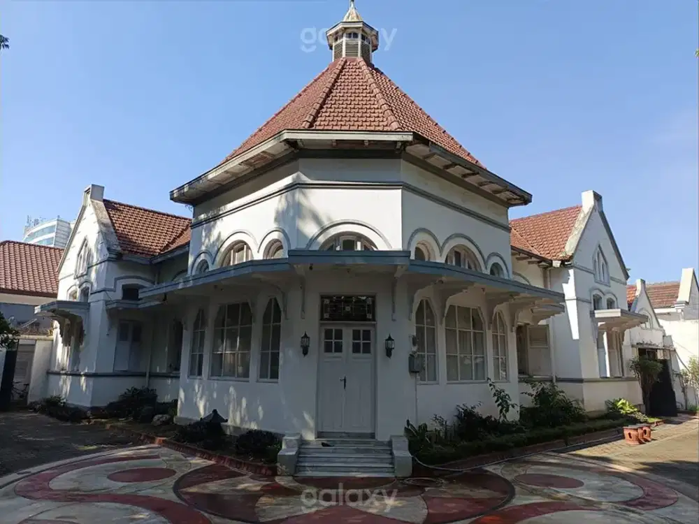 Rumah Mewah Model Kolonial Area Klojen Malang Kota GMK04145