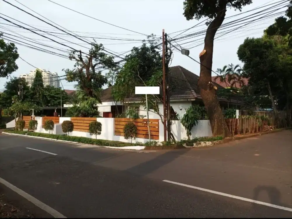 Ss.3879 - Murah !! Dijual Rumah Hook Siap Huni Luas 740 Bagus dan Asri Hadap Barat di Cilandak Jakarta Selatan