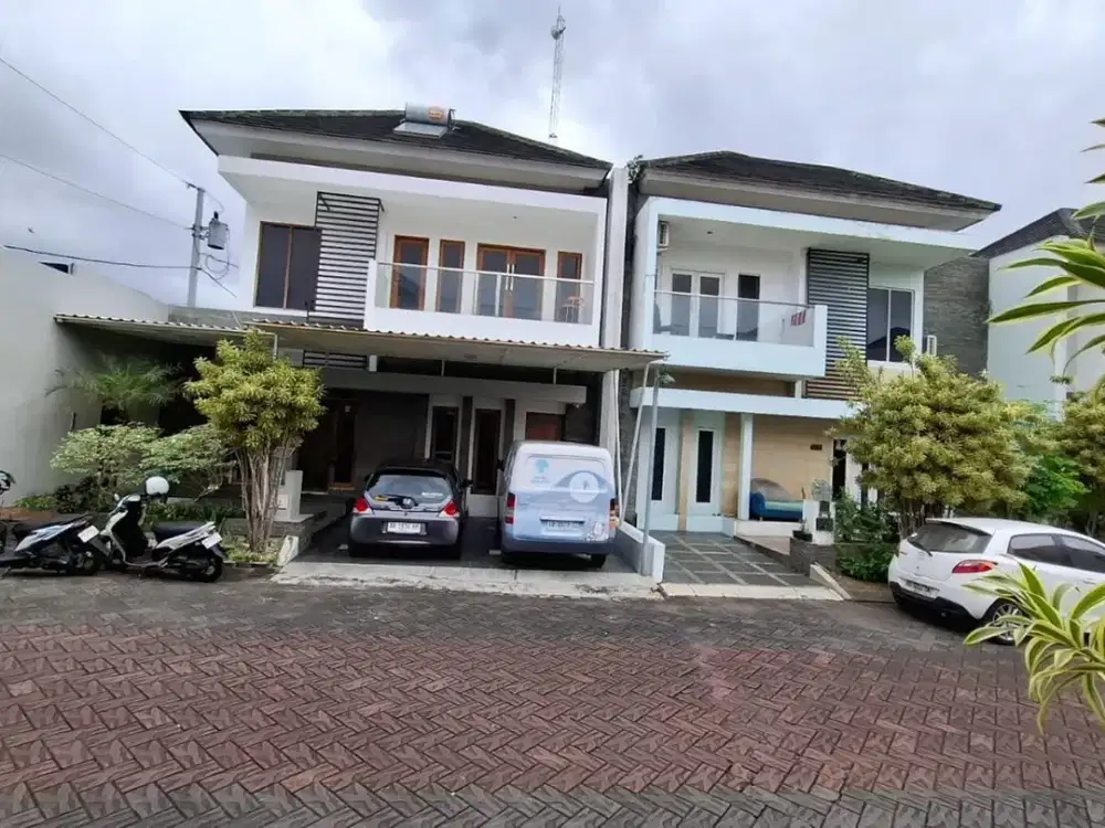 Rumah Mewah 2 Lantai dalam Perumahan Lokasi Dekat Kampus UPN di Babarsari Depok Sleman