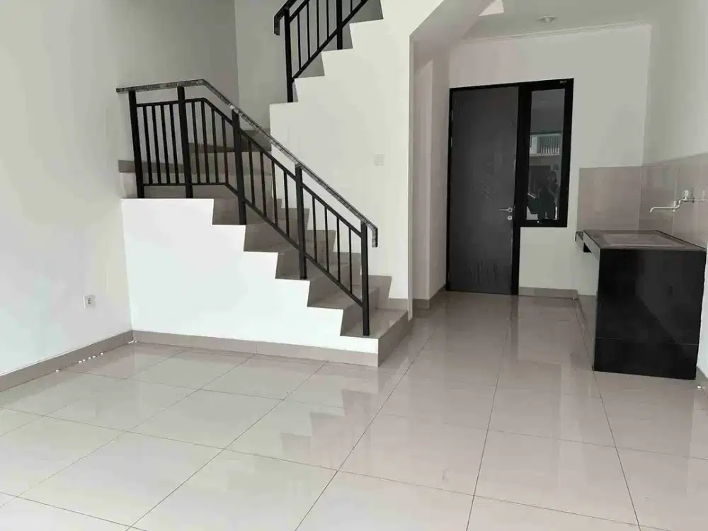 Jual Rumah Denver Kosongan 2 Lantai Pik 2