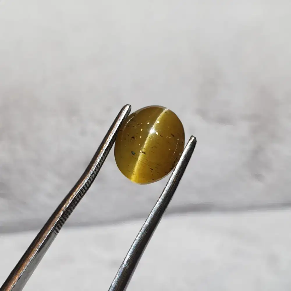Natural cat eye Apatite like cat eye chrysoberyl