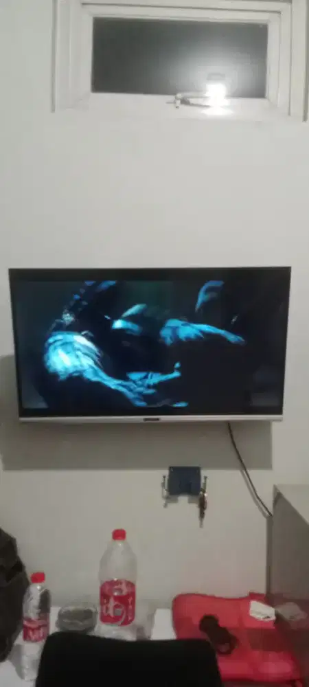 TV Cocooa 32 inch free briket