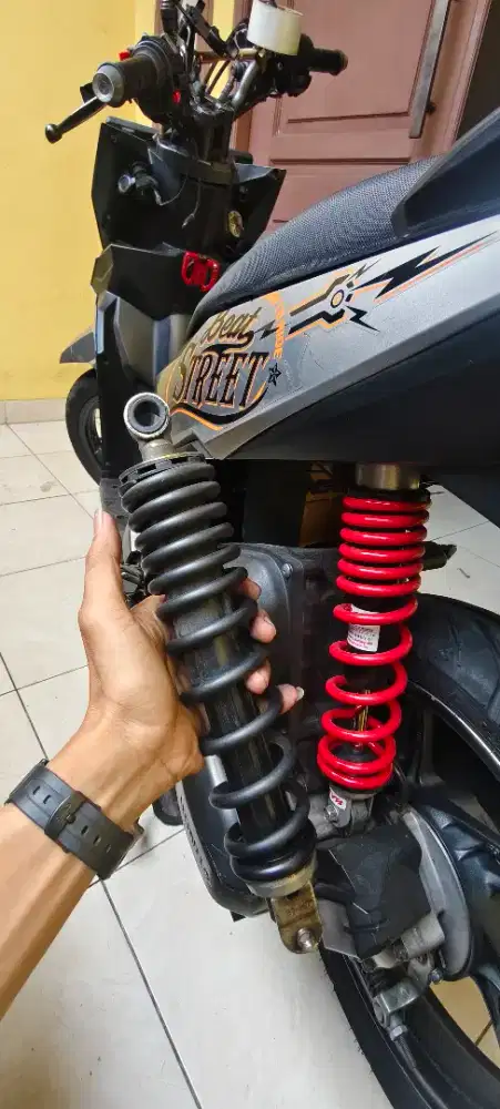 Shock Belakang Honda Beat Original