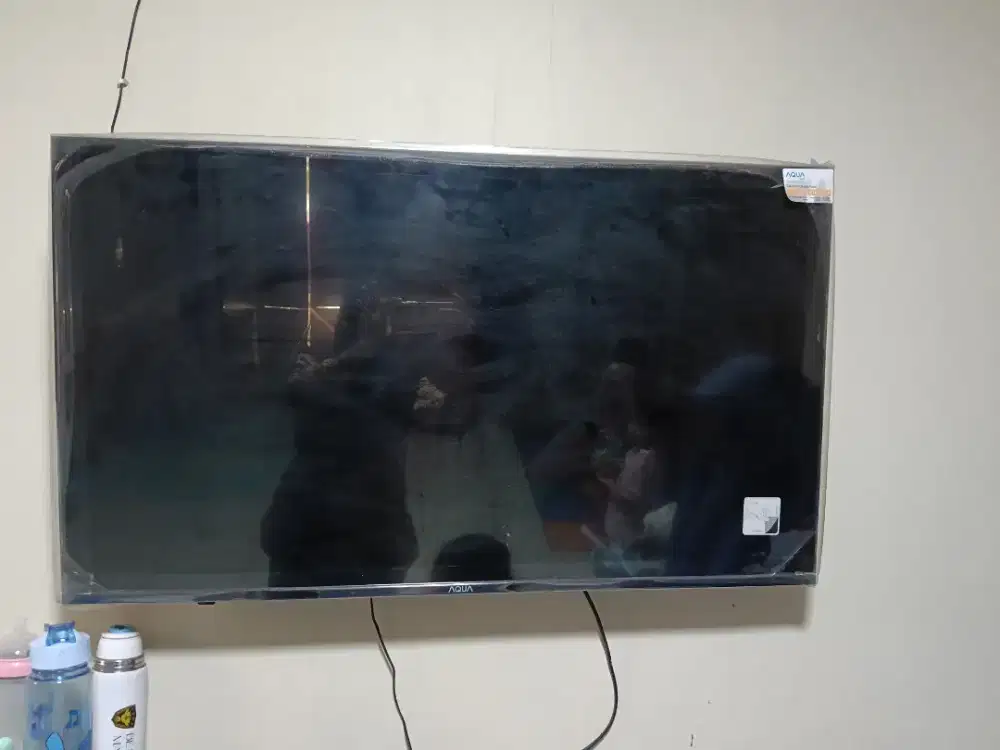 Di jual tv merek Aqua 32 inc