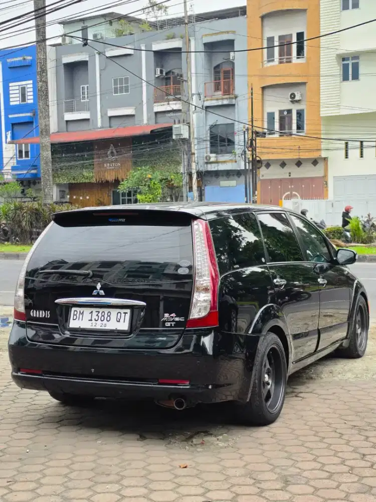 MITSUBISHI GRANDIS 2,4 GT MIVEC AT MATIC 2008 BLACK