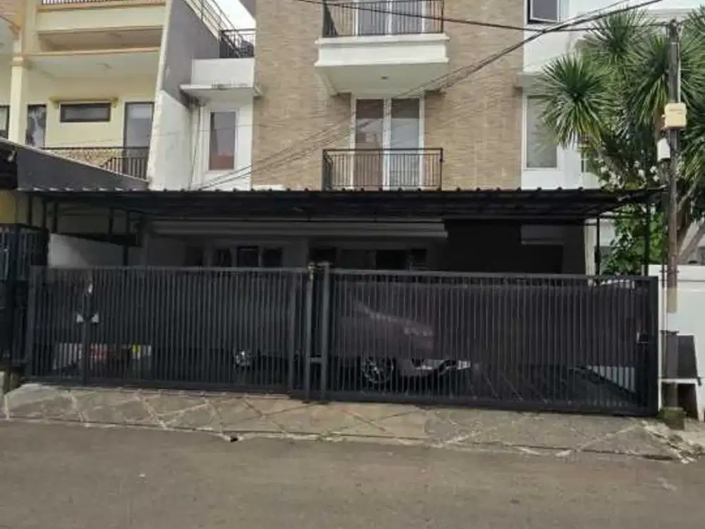 Dijual Rumah 3 Lantai di Janur Elok, Masuk Dr Hotel Santika, Siap Huni, Nyaman, Dekat Akses Tol