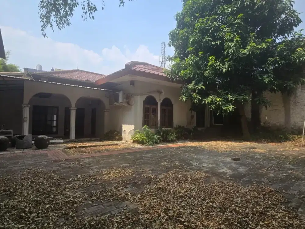 Disewakan Rumah di Kemang di pinggir jalan raya