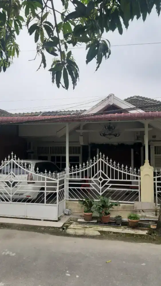 Dijual Rumah Komplek Menteng Indah
