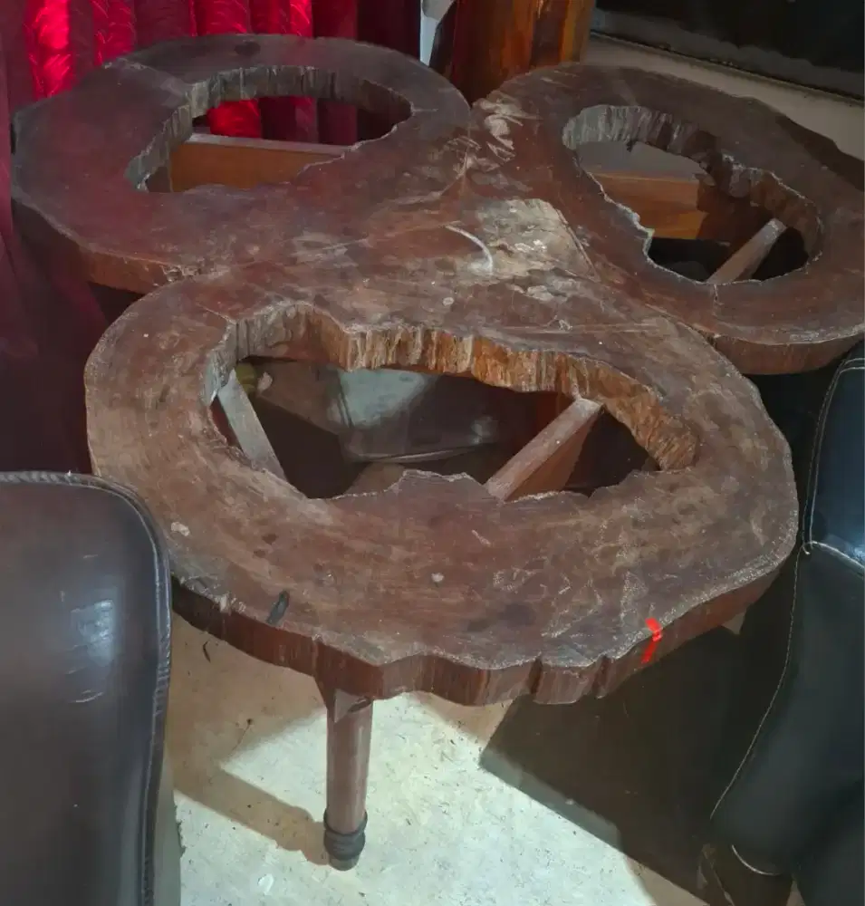Meja antik jati