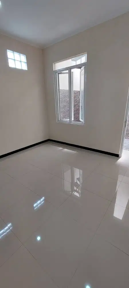 Dijual Rumah Dalam Cluster Favorit di Taman Kopo Indah 5