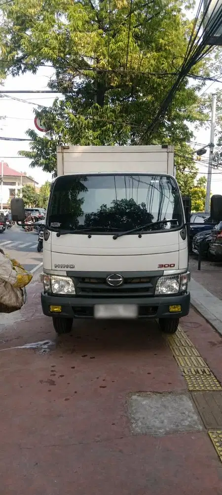 Hino Dutro 110 SD