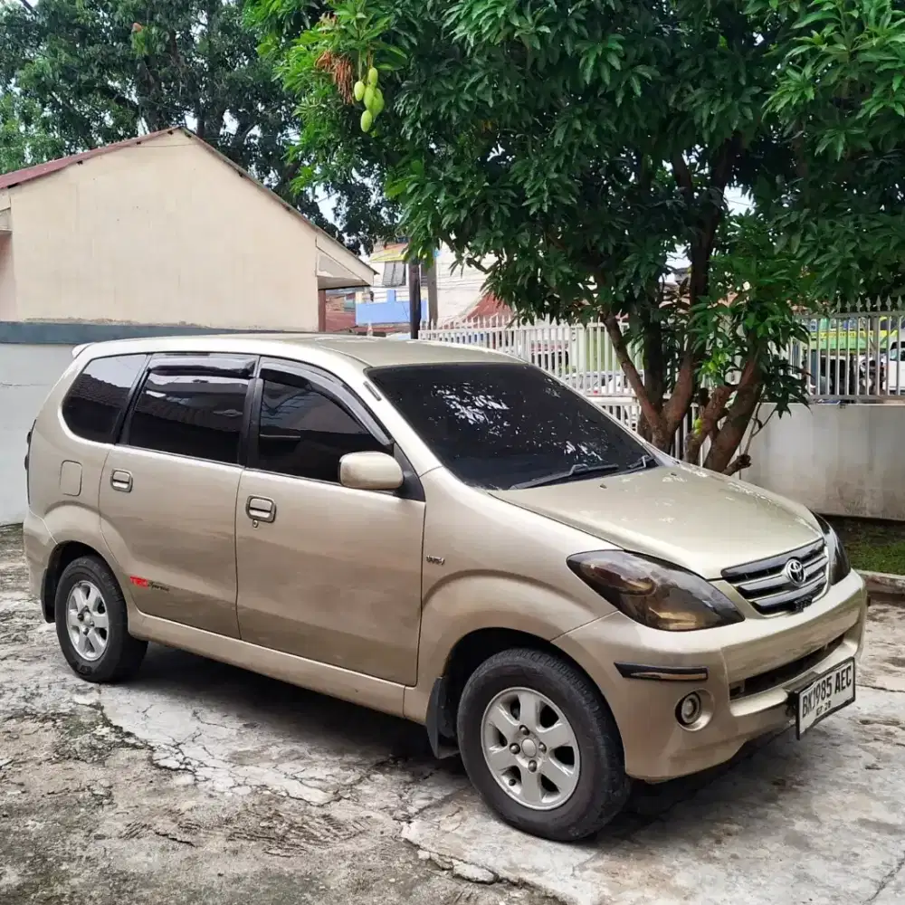 TOYOTA AVANZA 1.3 G MANUAL MT THN 2004 KUNING EDISI PERTAMA