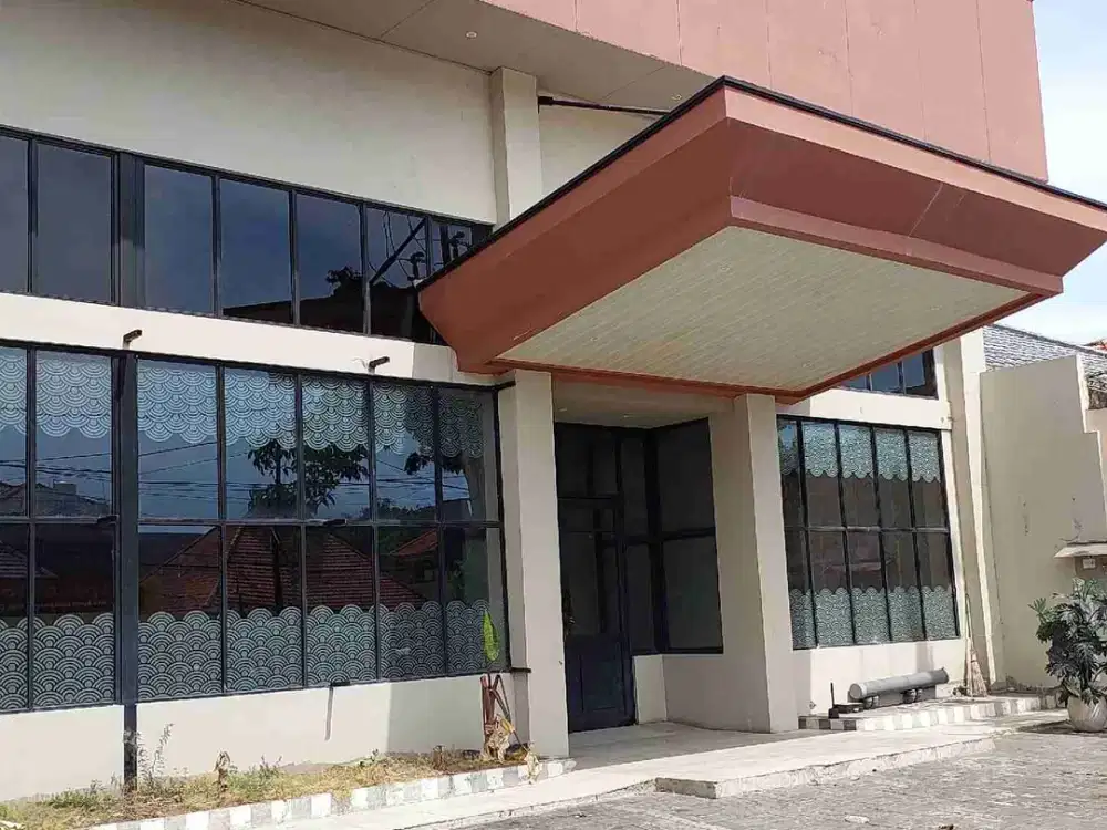DISEWAKAN RMH USAHA BEKAS RESTO, LOKASI SANGAT STRATEGIS DEKAT RESTO DAN CAFE