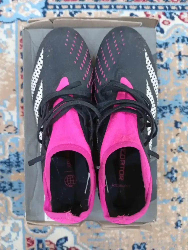 DIJUAL SEPATU BOLA ADIDAS