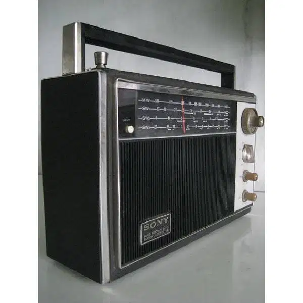 Radio djadoel merek SONY era 60's