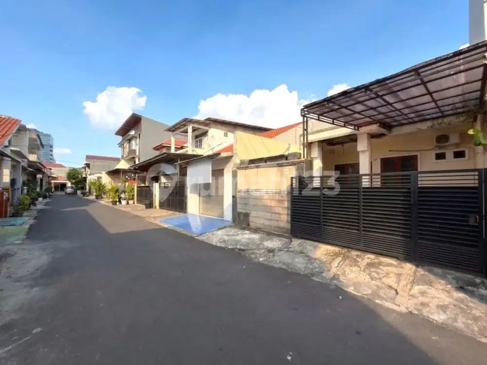 Dibawah NJOP! Rumah Semi Komplek di Kalibata, Akses 2 Mobil