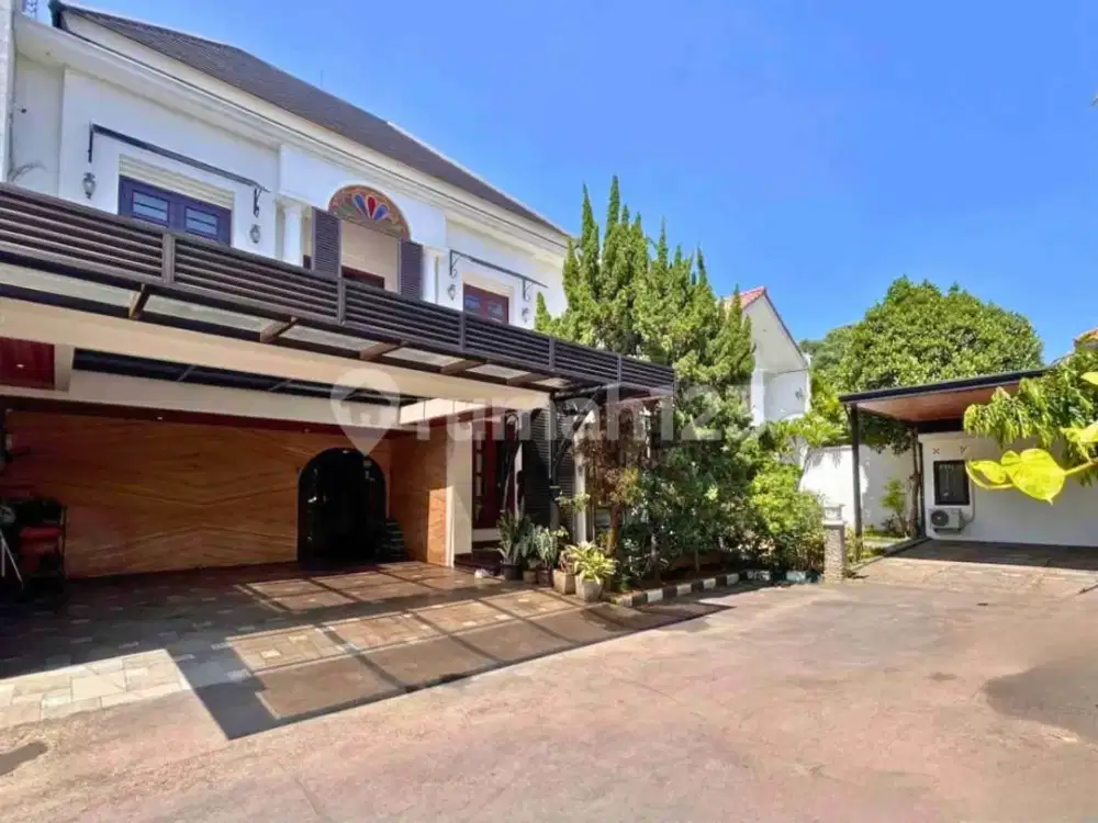 Rumah Mewah Dalam Townhouse Premium Kemang