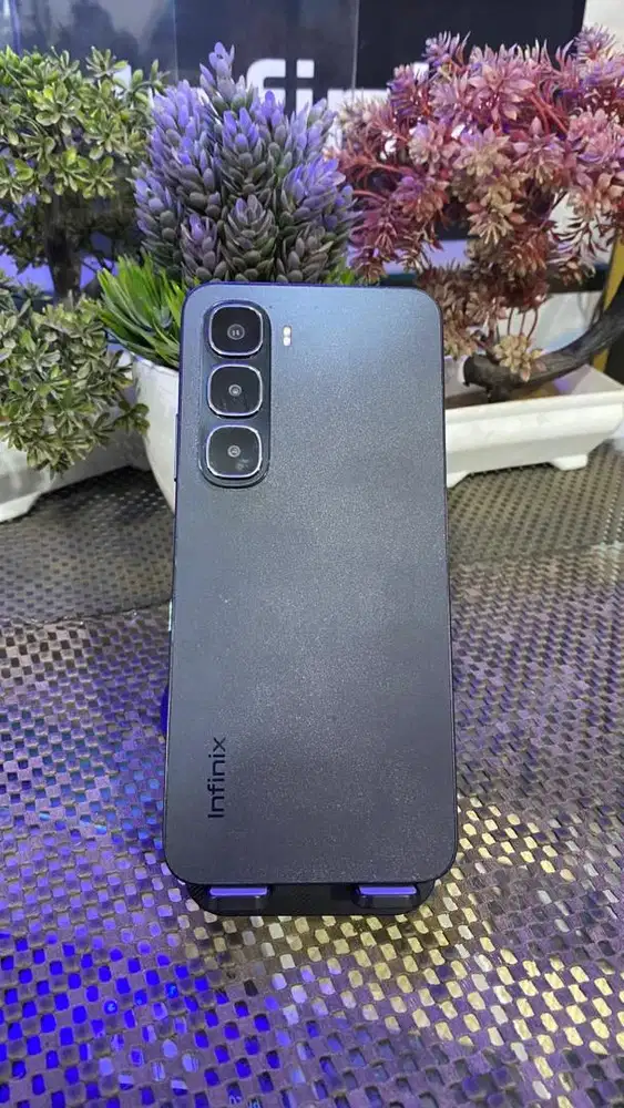 Infinix Hot 60i 8+8/256