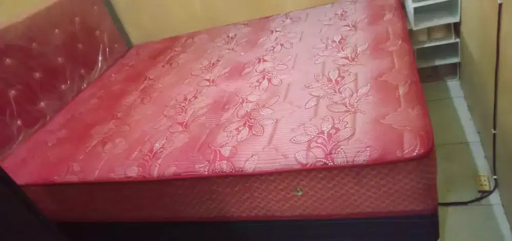 Di jual spring bed bekas baik