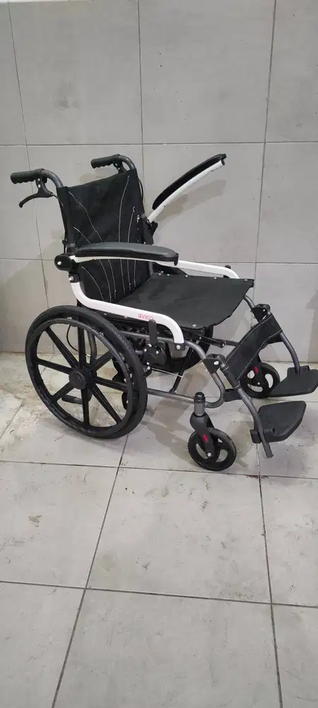 Dijual Kursi roda traveling lipat bisa masuk mobil kecil