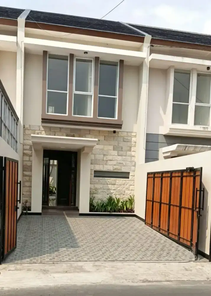 Rumah 2 lantai siap huni di jatiwaringin pondok gede