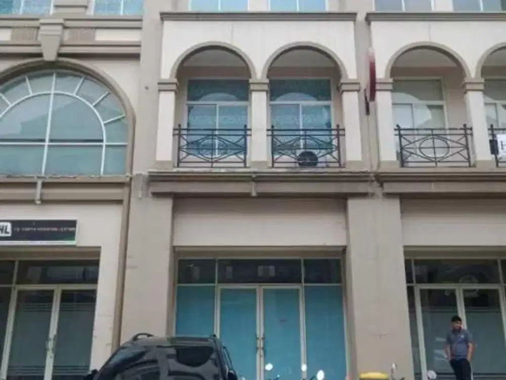 Dijual Ruko Siap Pakai Cocok untuk Kantor di Blok Rgc Dekat Raja Cafe, Galaxy