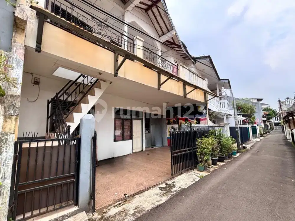 RUMAH KOST 10 PINTU DI TEBET ! GOOD INVEST