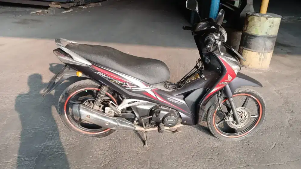 HONDA SUPRA X125 Helm in 2015