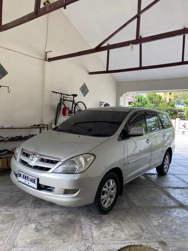 Kijang Innova V Matic bensin 2005
