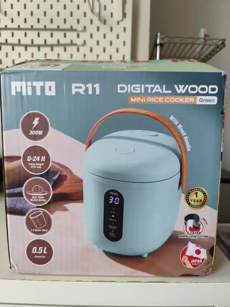 Digital Wood Mini Rice Cooker Mito R11