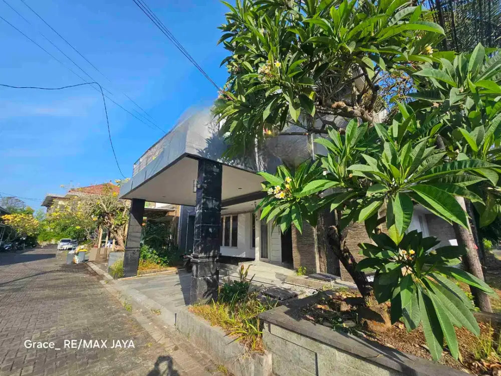 Rumah Modern 4 Kamar Tidur di Area Pedungan Denpasar Selatan