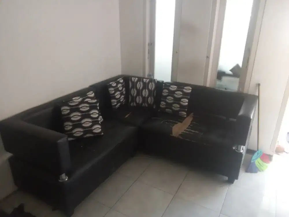 Dijual cepat sofa sudut L bekas