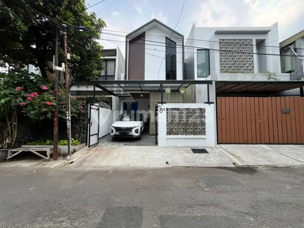 RUMAH MEWAH 2 LANTAI, DESAIN SKANDINAVIAN DI BENHIL