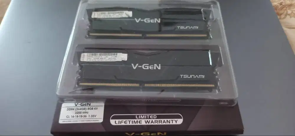 JUAL 8GB KIT DDR4 CORSAIR VENGEANCE & VGEN TSUNAMI 3200MHZ