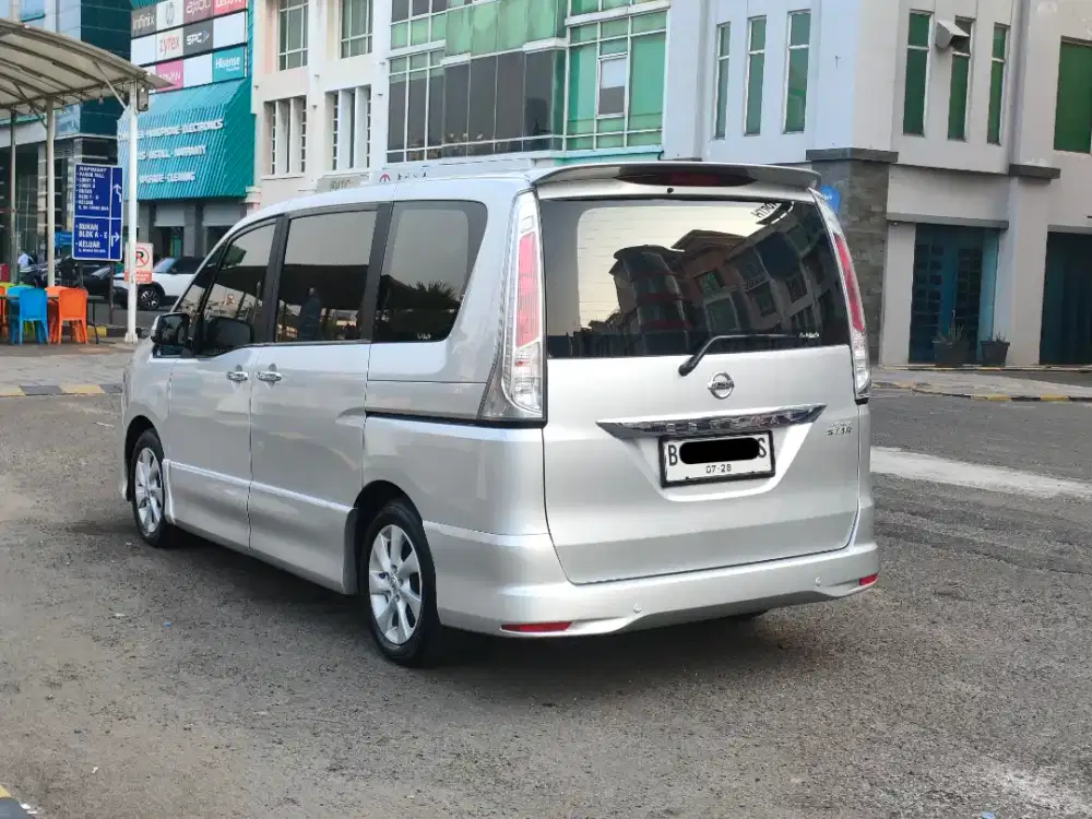 Nissan Serena HWS 2013 AT ANTIK KONDISI ISTIMEWA