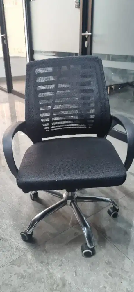 Kursi staf kantor