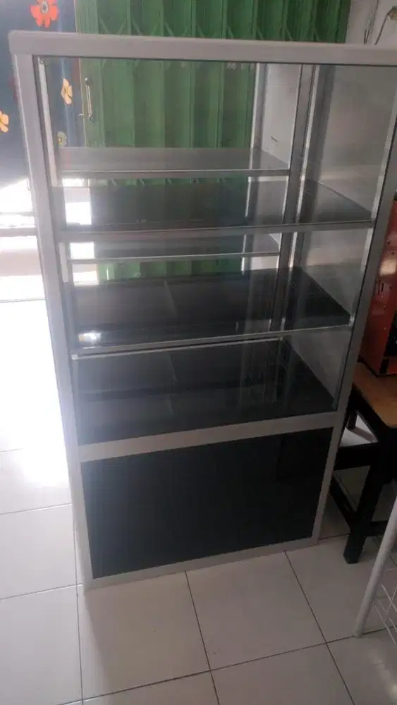 DIJUAL ETALASE ALUMUNIUM KACA