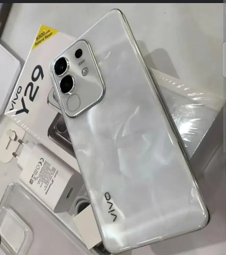 Vivo y29 6/128 white