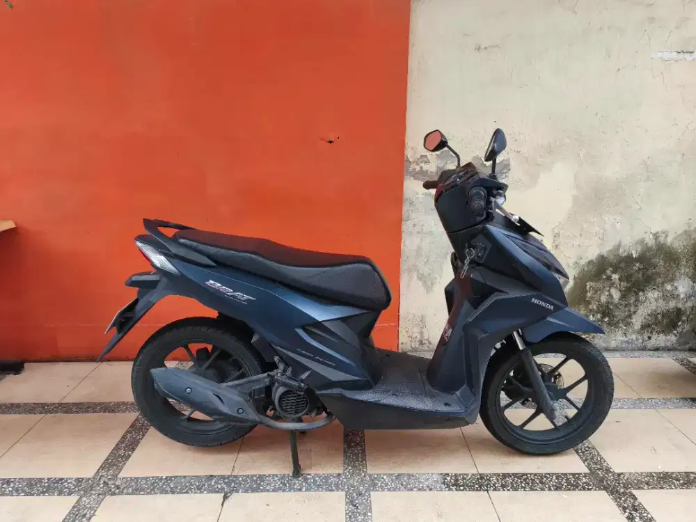 Honda Beat Deluxe biru 2022