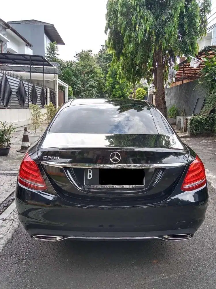 Mercedes-Benz C200 2017 Bensin